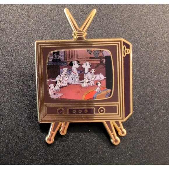 Monogram Other - Disney 101 Dalmatians TV Scenes Blind Box Pin - Family Watching TV